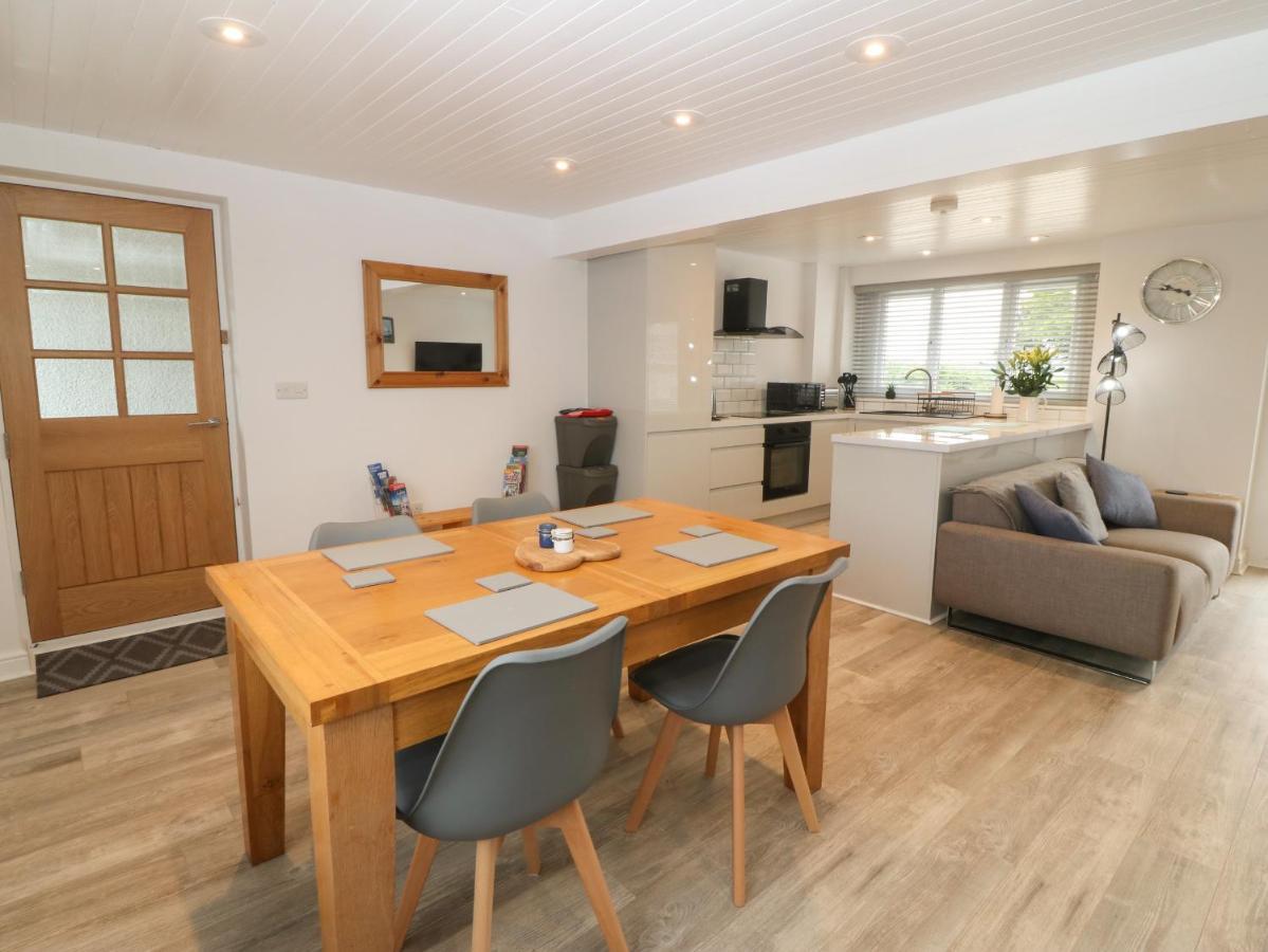 Bryn Eglwys Bach Villa Llanfairpwllgwyngyll Exteriör bild