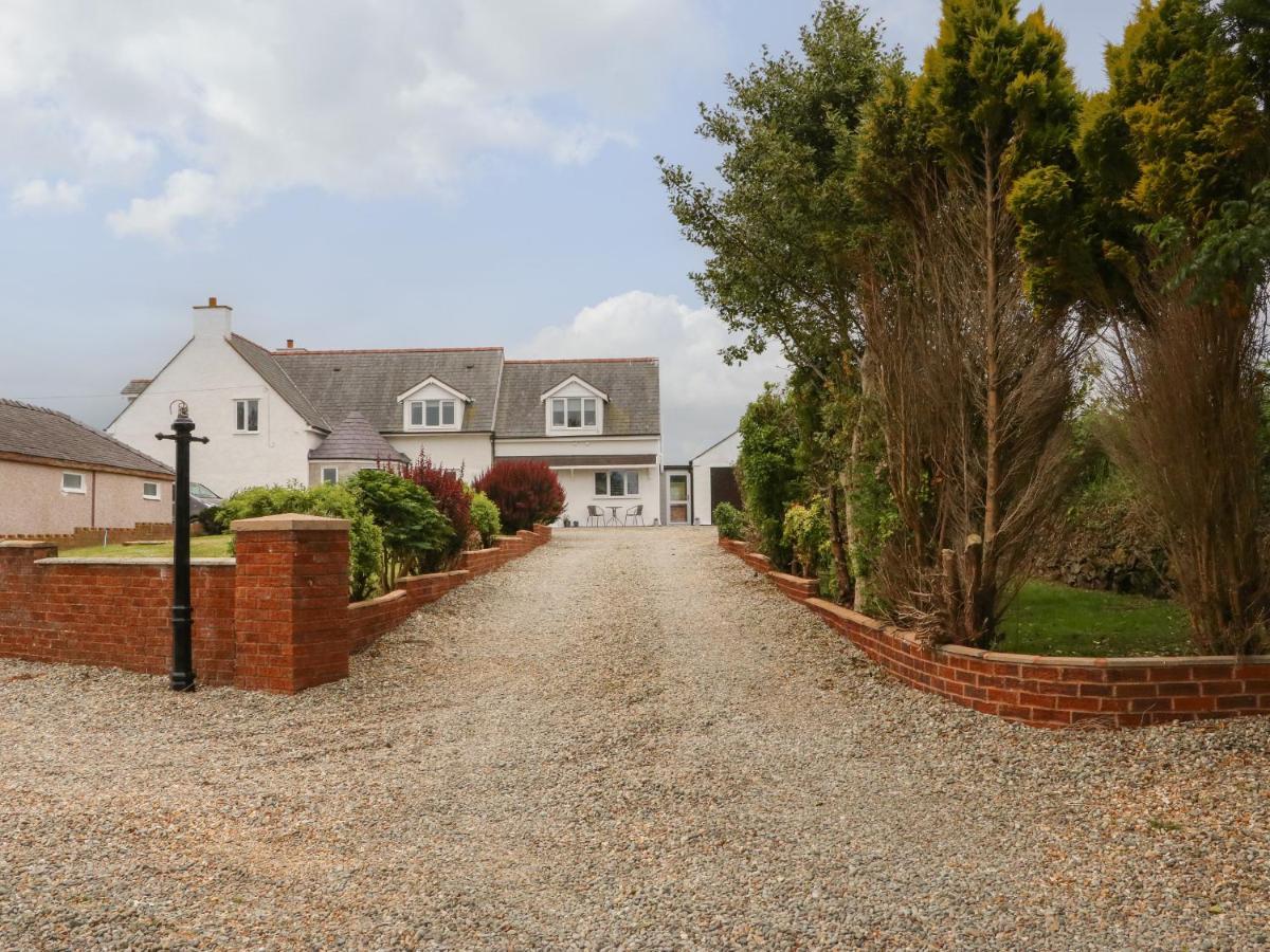 Bryn Eglwys Bach Villa Llanfairpwllgwyngyll Exteriör bild