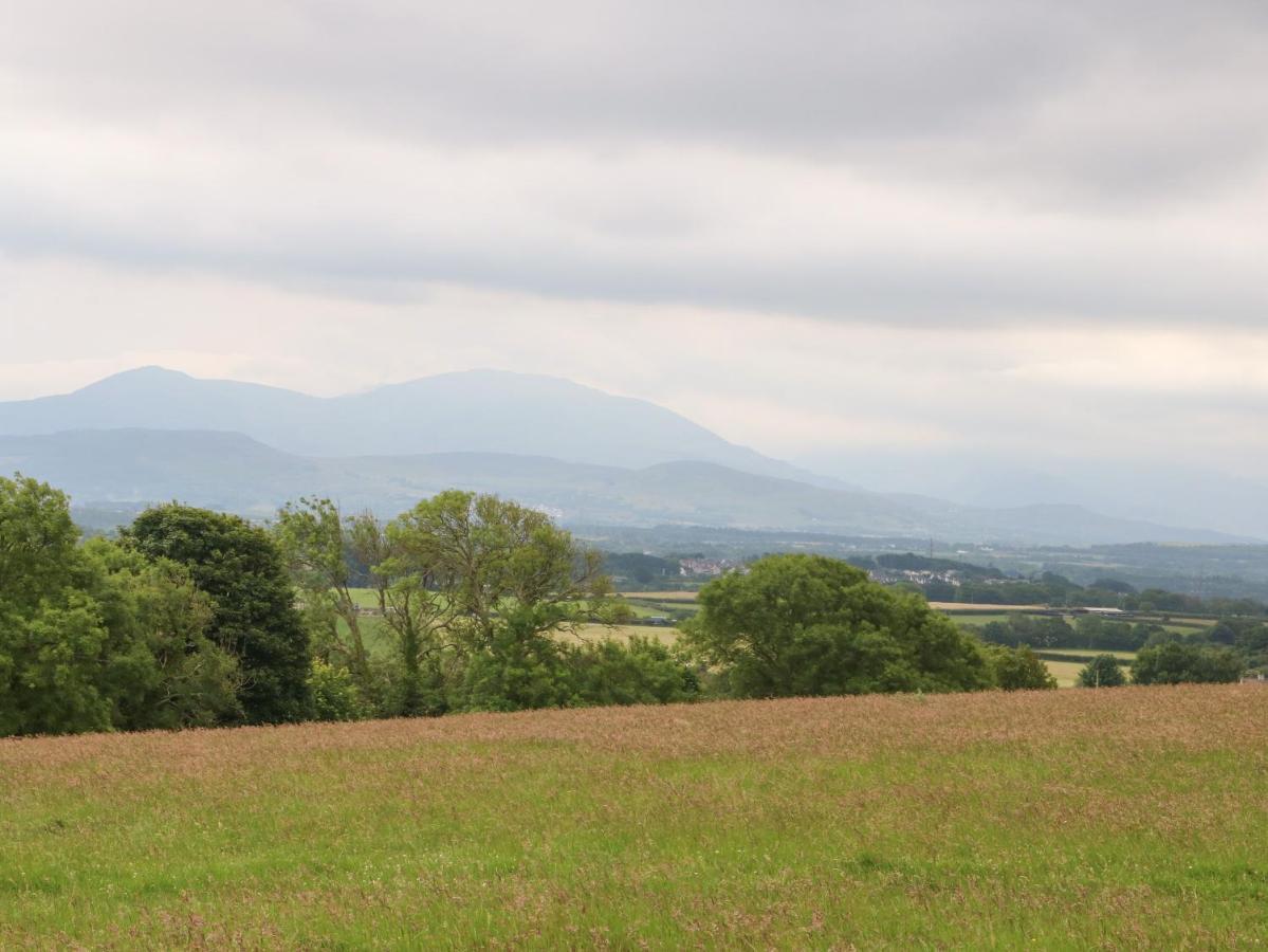 Bryn Eglwys Bach Villa Llanfairpwllgwyngyll Exteriör bild